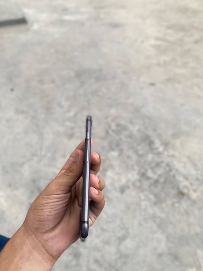 Apple iPhone 8 0