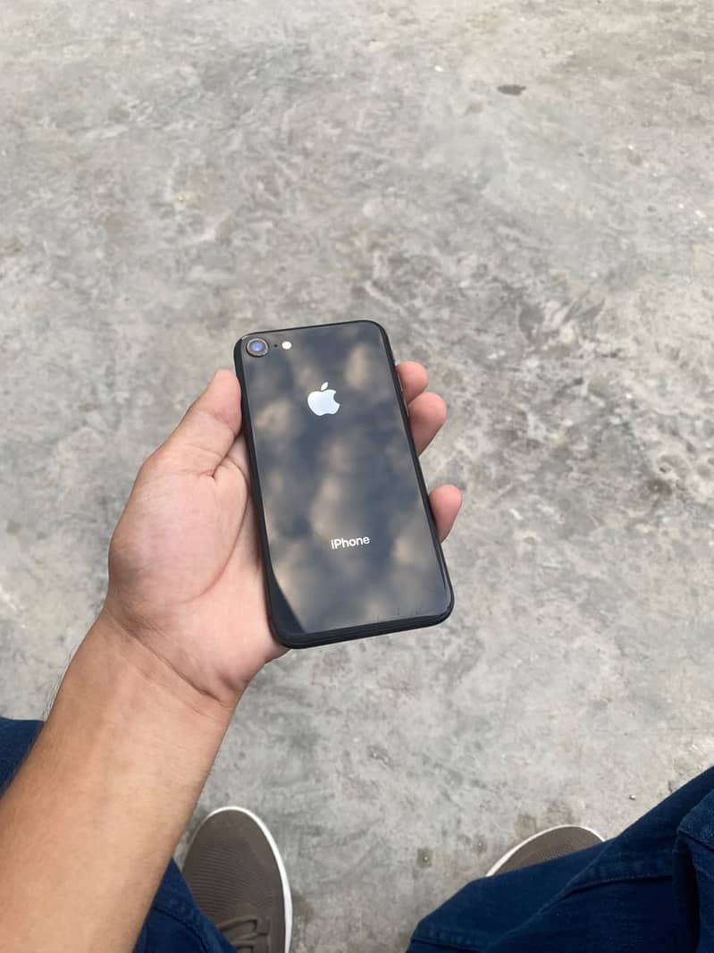 Apple iPhone 8 3