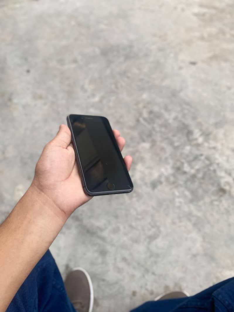 Apple iPhone 8 4