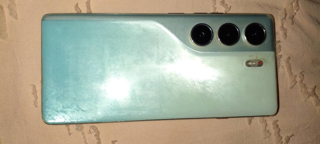 Tecno CAMON 40 Pro 0