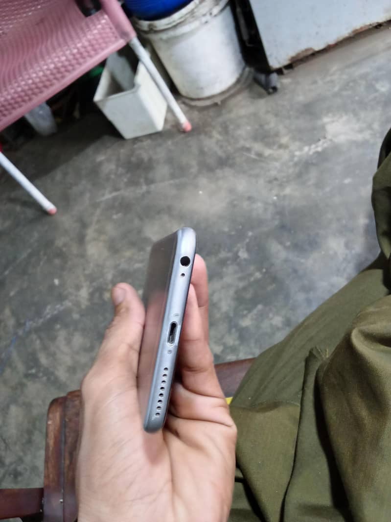 Apple iPhone 6S Plus 0