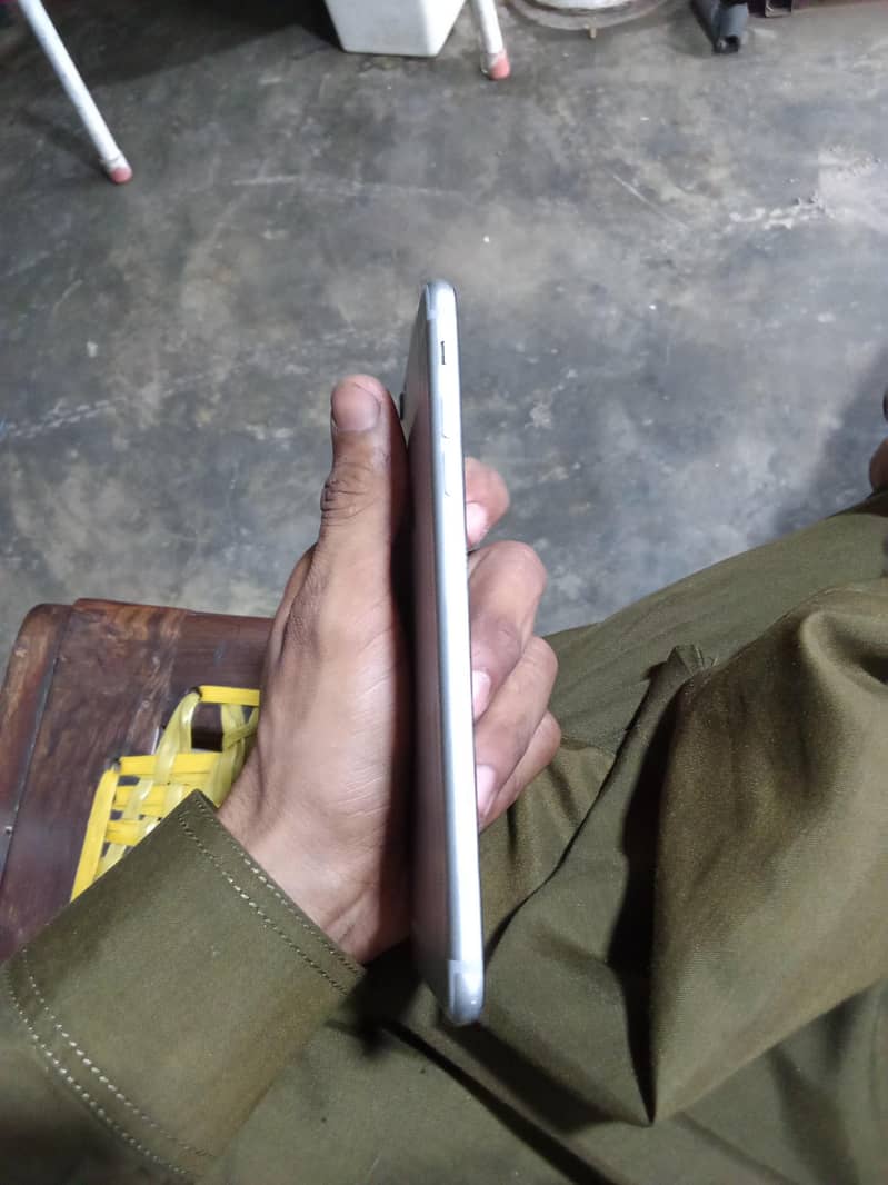 Apple iPhone 6S Plus 1
