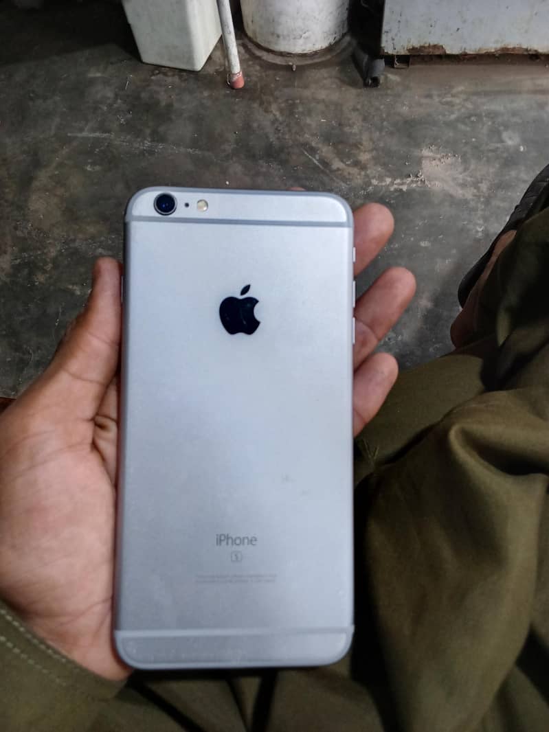 Apple iPhone 6S Plus 2