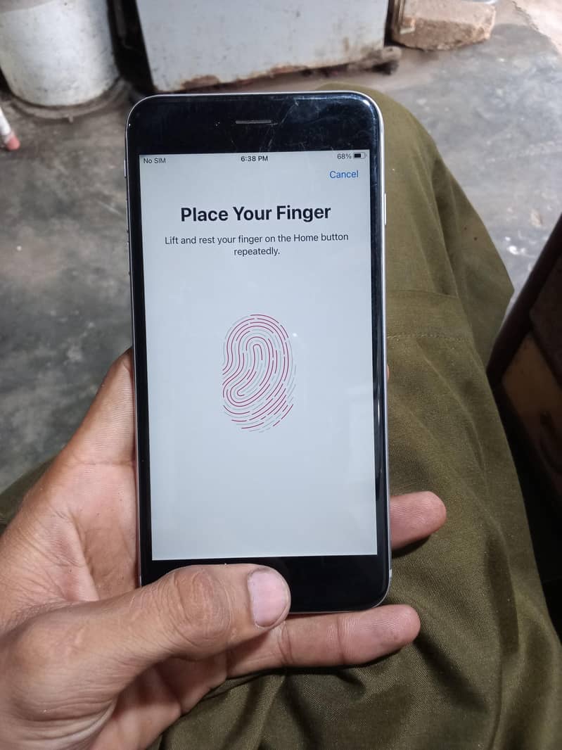 Apple iPhone 6S Plus 4