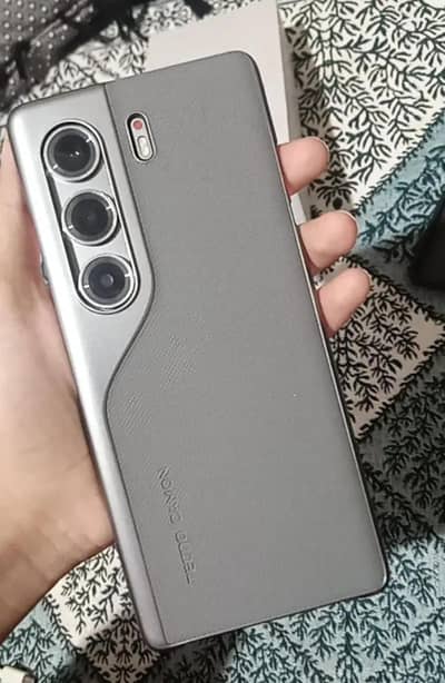 Tecno CAMON 40 Pro