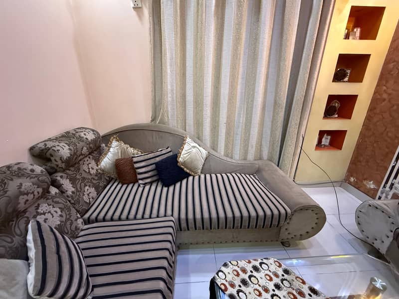 Good Condition Sofa set with table 5