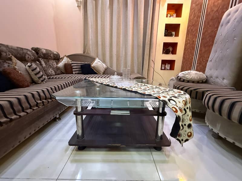 Good Condition Sofa set with table 8