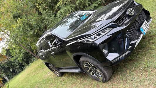Toyota Fortuner Legender 2023