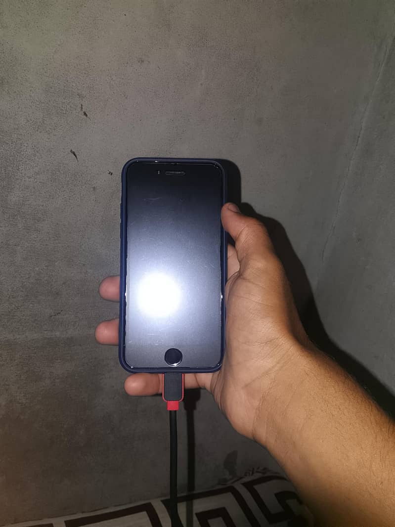 Apple iPhone 7 3
