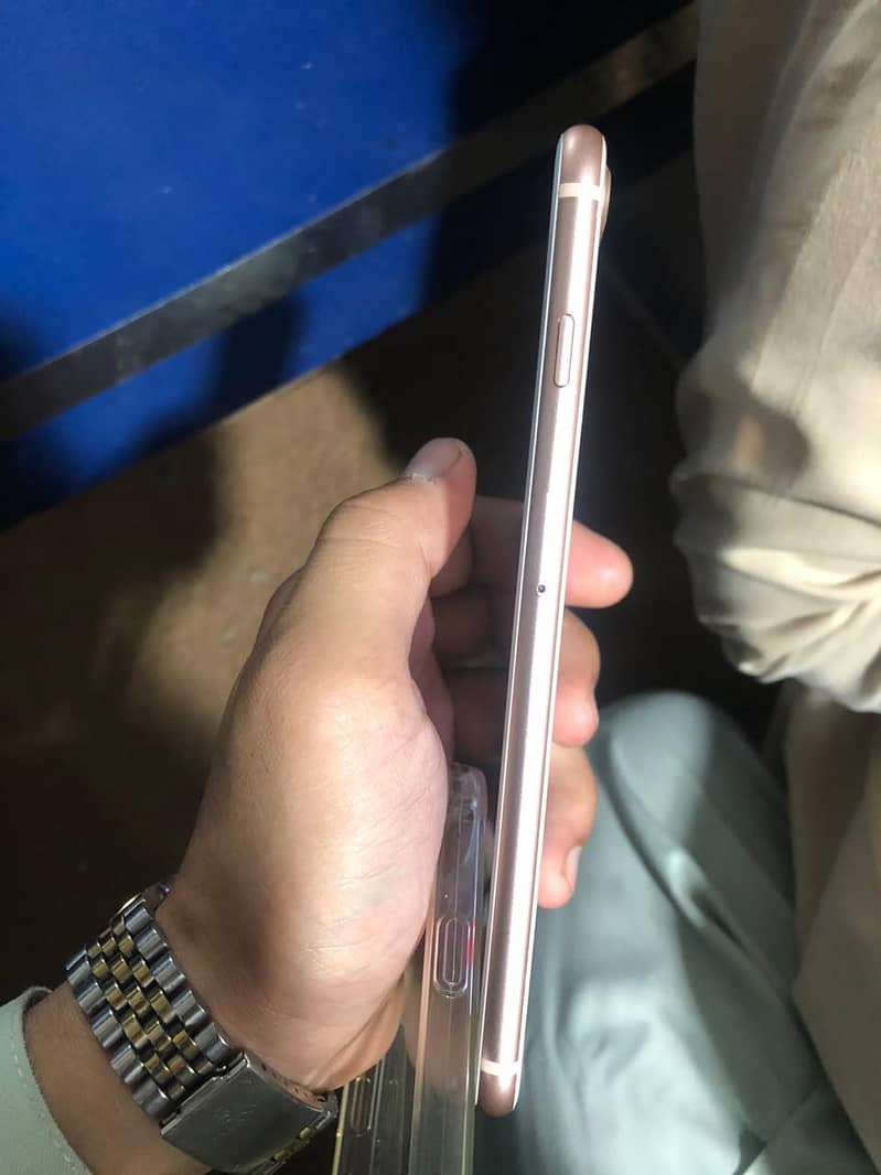 Apple iPhone 8 Plus 3