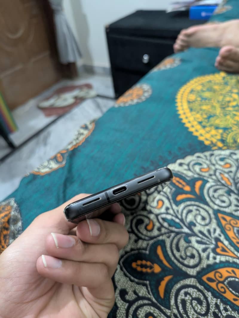 Google Pixel 8 4