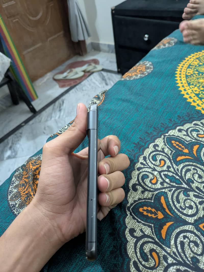 Google Pixel 8 5