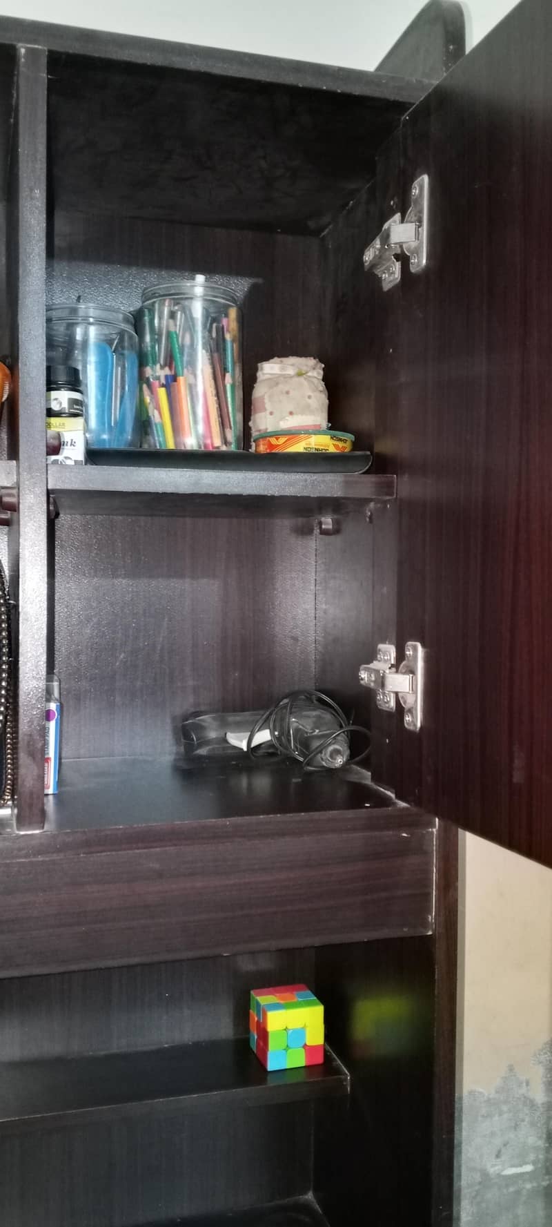 Study table waris showroom 1