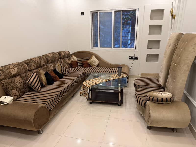 Good Condition Sofa set with table 11
