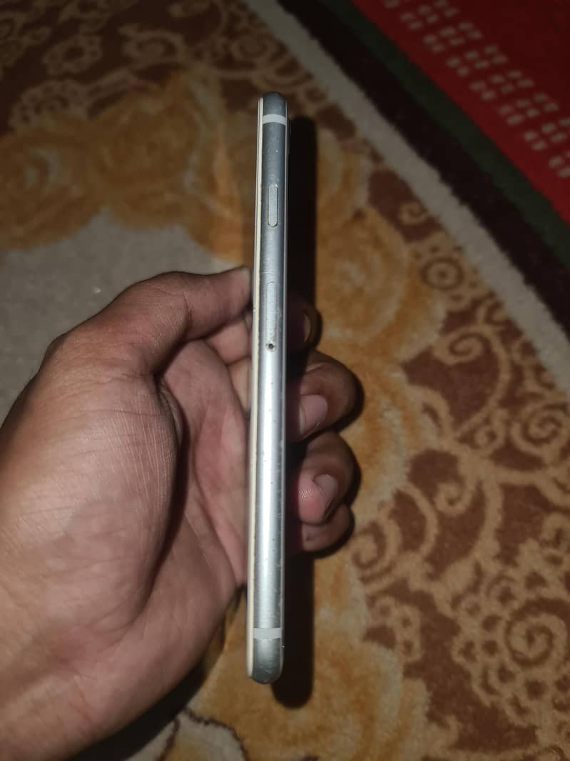 Apple iPhone 8 1