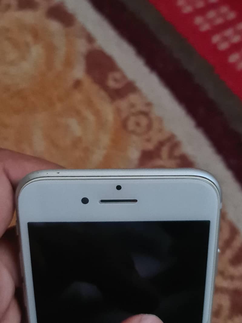 Apple iPhone 8 4