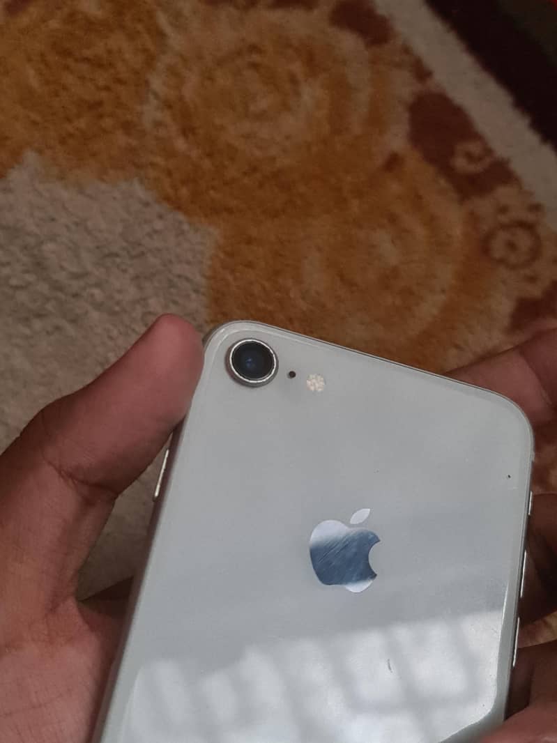 Apple iPhone 8 5