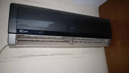 Gree G10 Inverter Split AC – 1 Ton | Good Condition