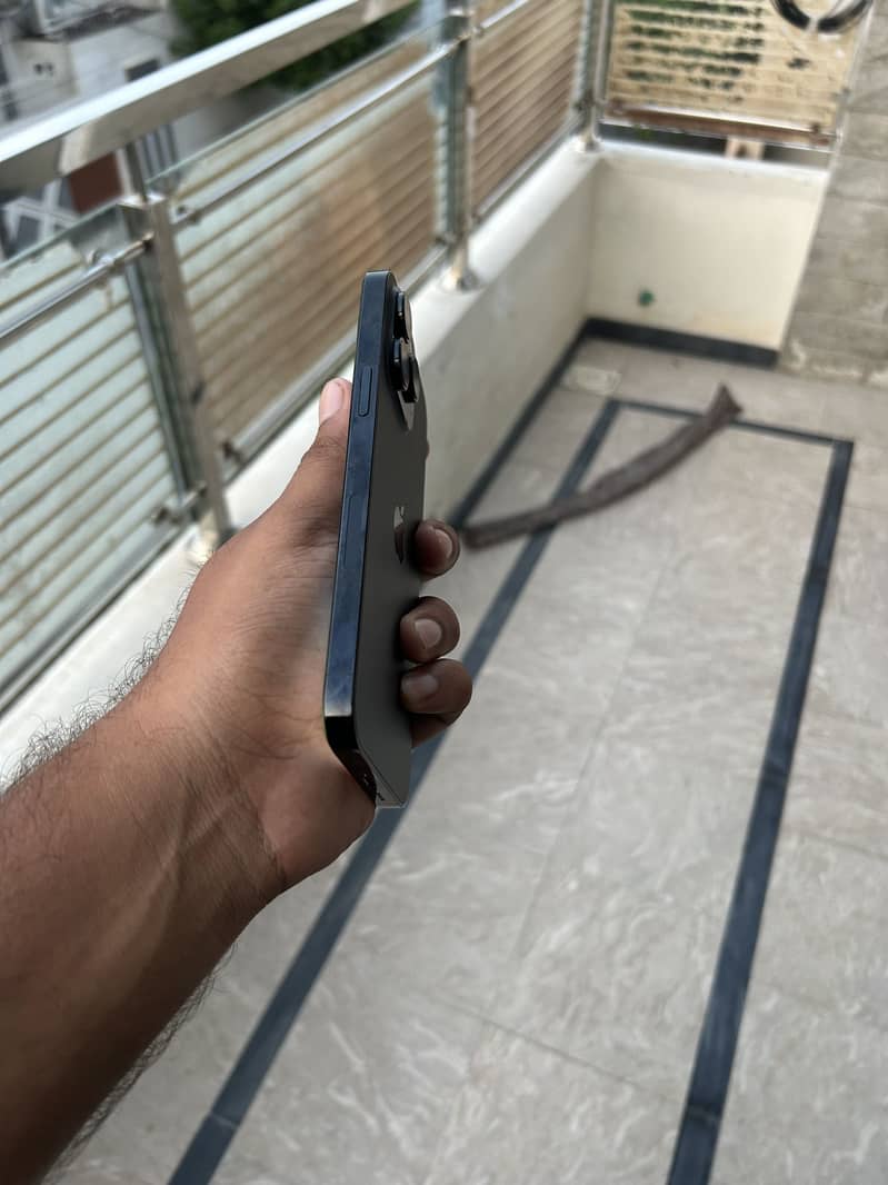 iPhone 14 Pro Max 3