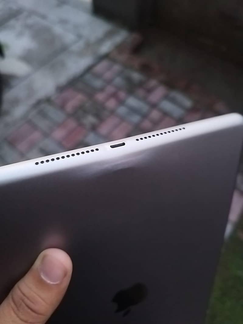 IPad 5th generation 6