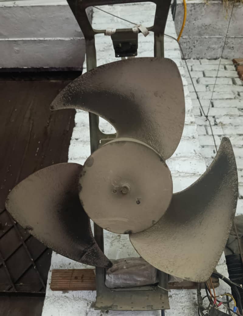 AC outer fan 1