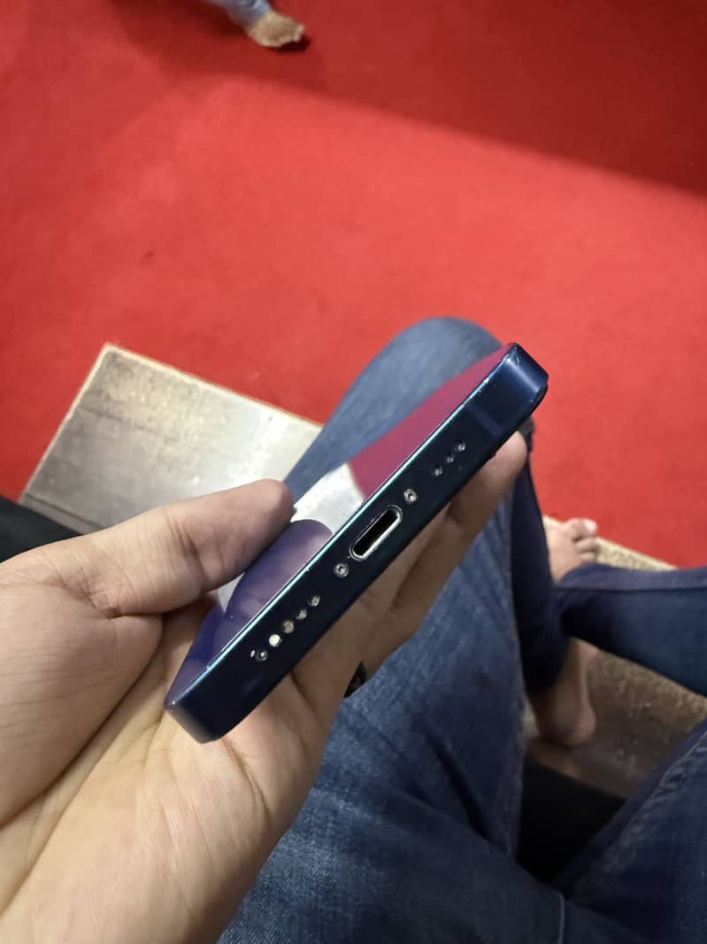 Apple iPhone 12 2