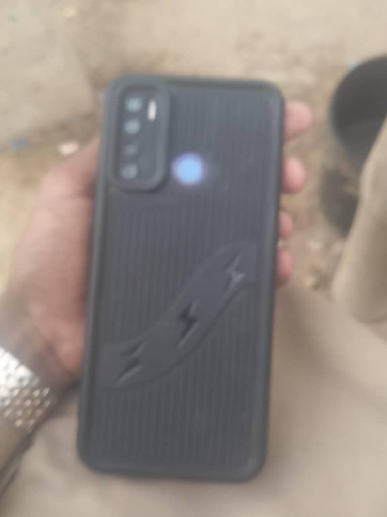 Tecno lc8 4