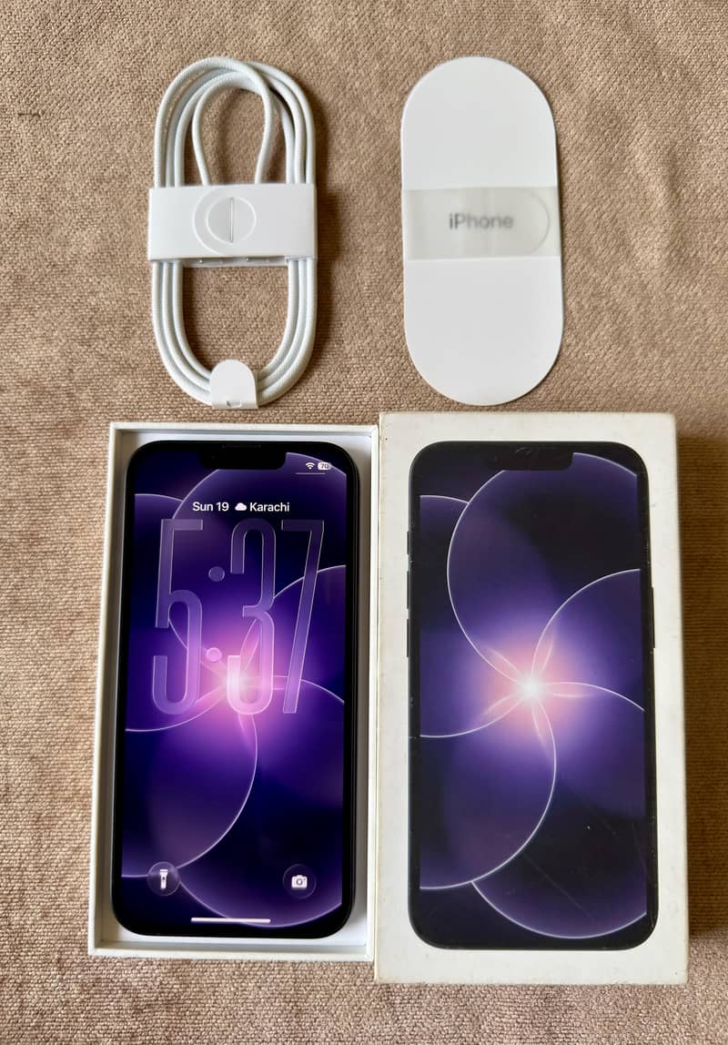 iPhone 17e Complete Box 1