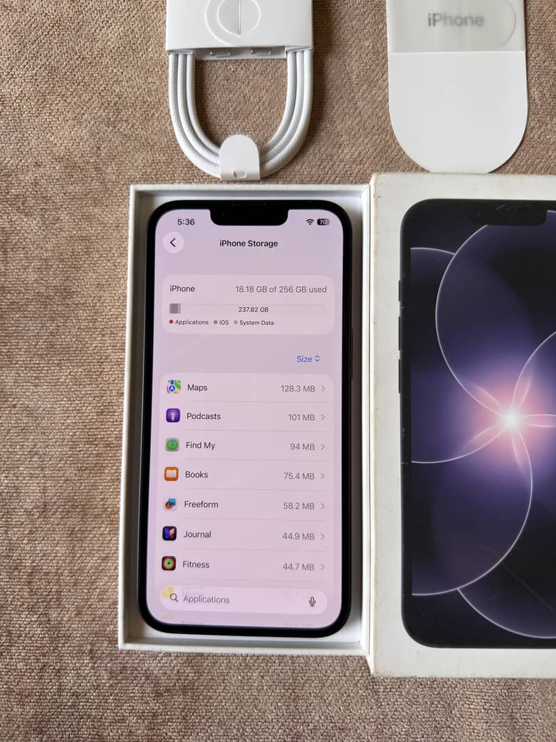 iPhone 17e Complete Box 10