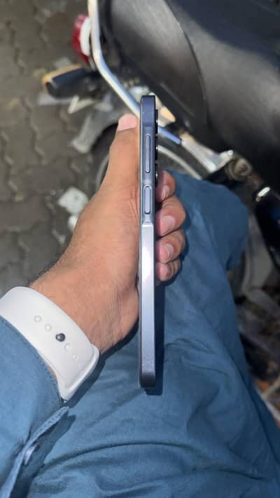 Samsung Mobile A16 256 gb memory