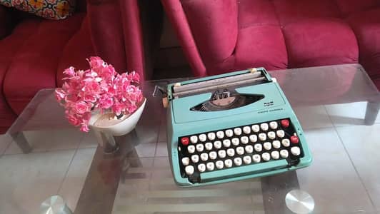 Royal typewriter antique working condition