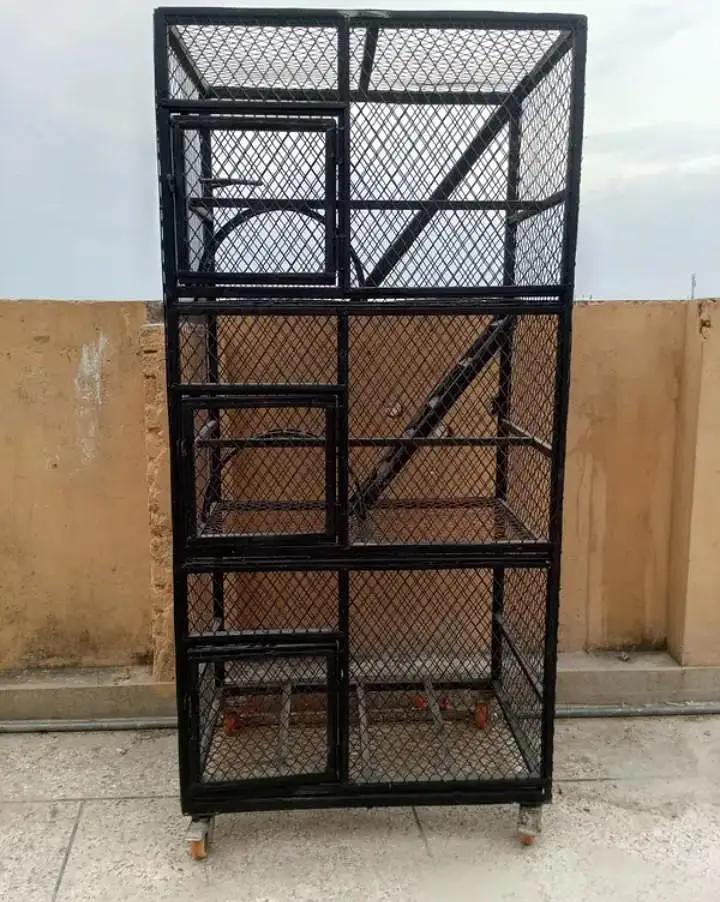 Large cage pinjra 4 sale height 6 feet 3 portions size 3/2 — photo 2