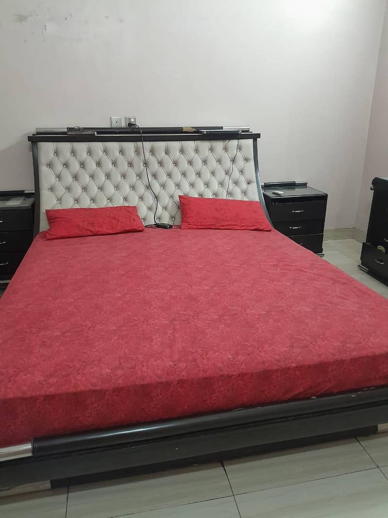 Master bed set 2