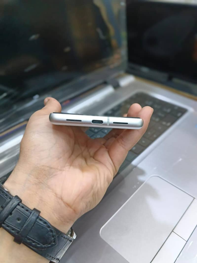 Google Pixel 7 3