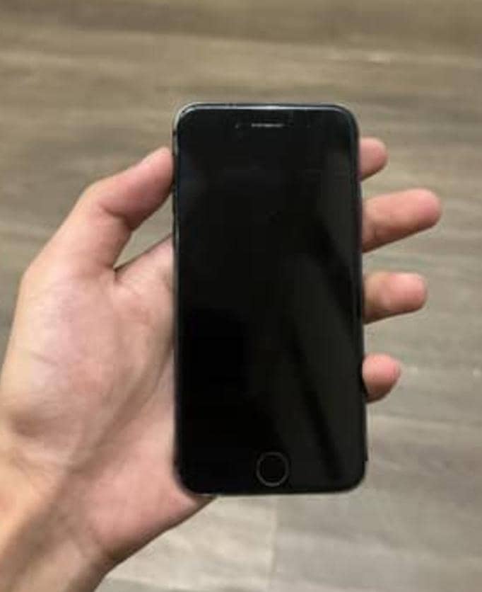 Apple iPhone 7 1