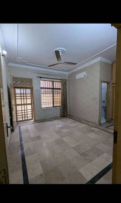 1 Kanal Upper Portion For Rent