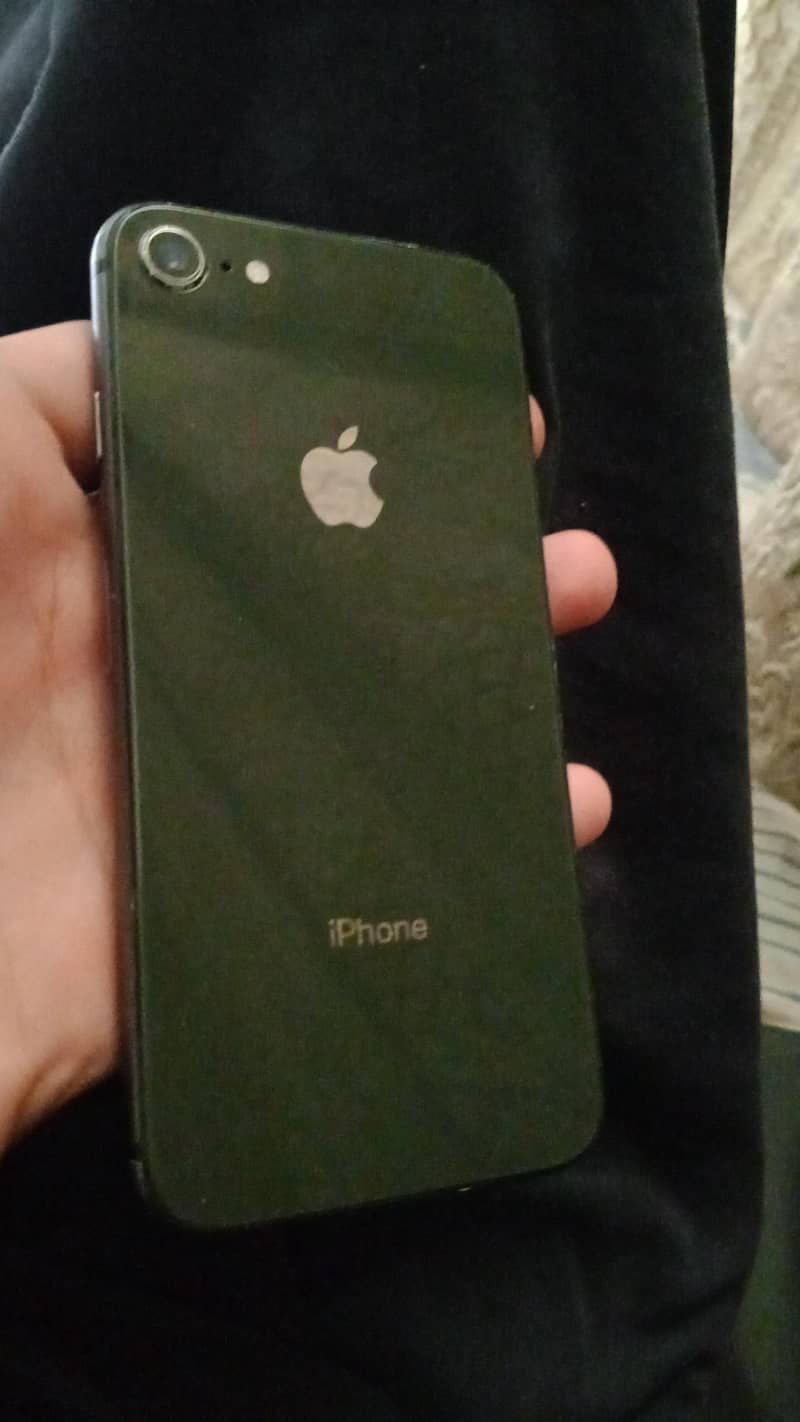 Apple iPhone 8 1