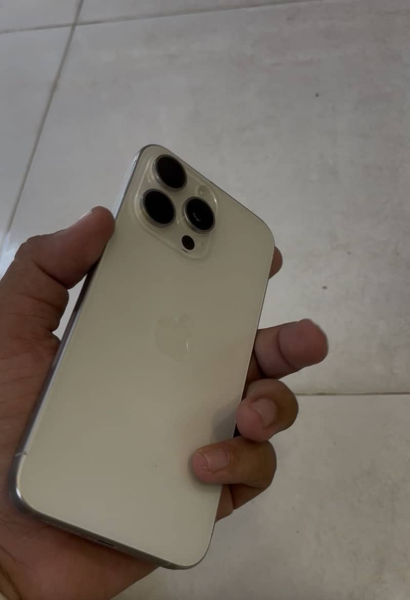 Iphone 15 Pro Max 3