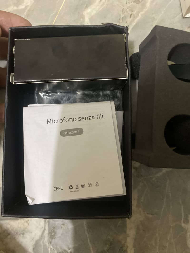 Wireless lavalier microphone 2