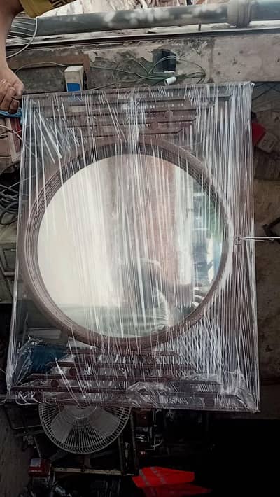irone frame looking glass