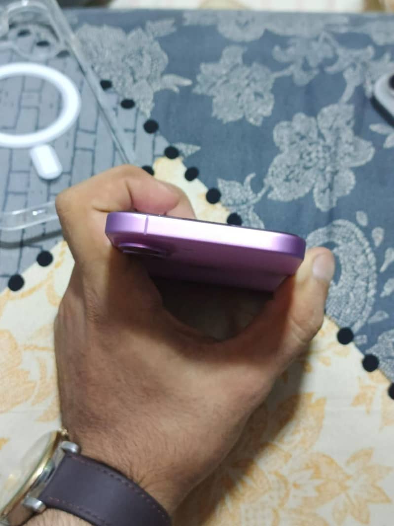 Apple iPhone 16 Plus 3