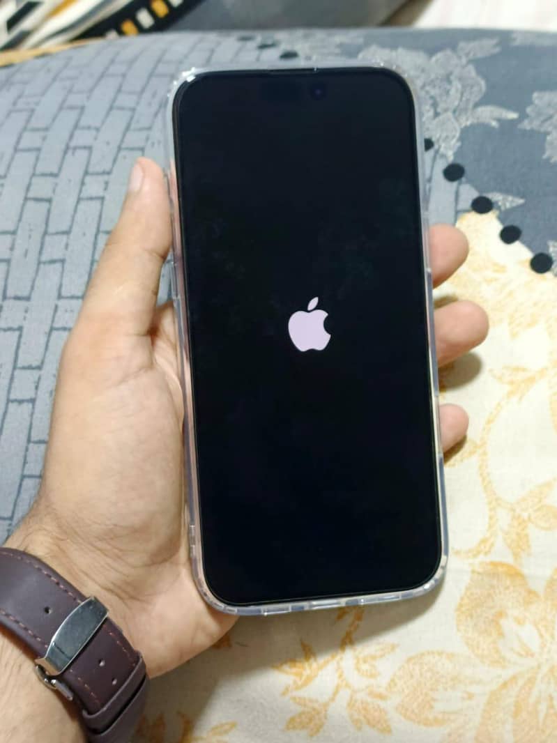 Apple iPhone 16 Plus 8