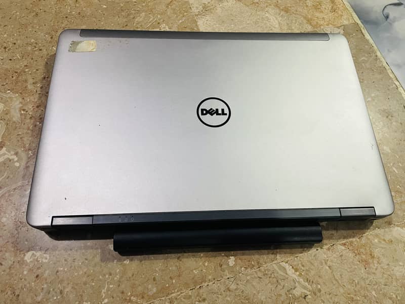 Dell Latitude E6540 1