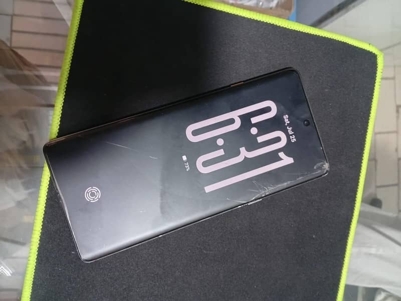 Tecno CAMON 40 Pro 1