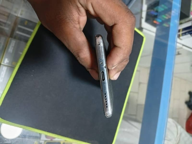 Tecno CAMON 40 Pro 6