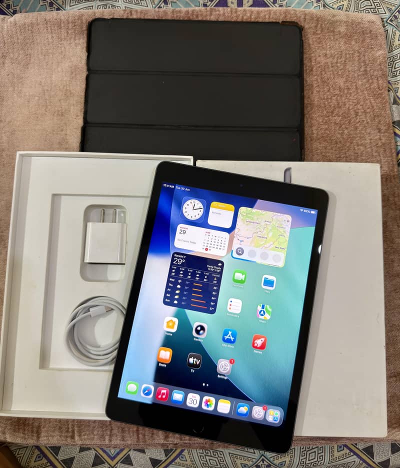 iPad 9th Gen Complete Box 1