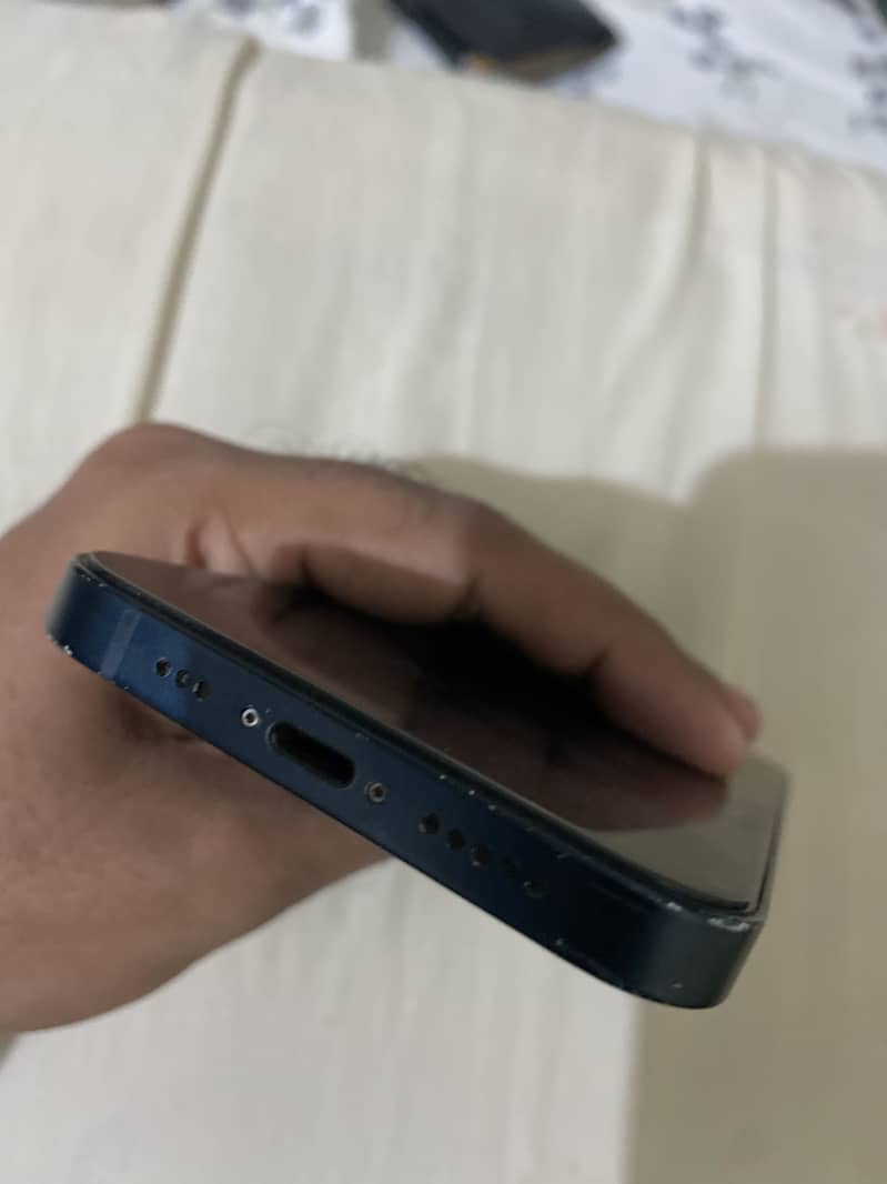 iPhone 13 JV 3