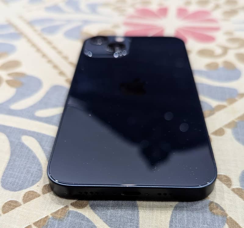 Apple iPhone 13 1