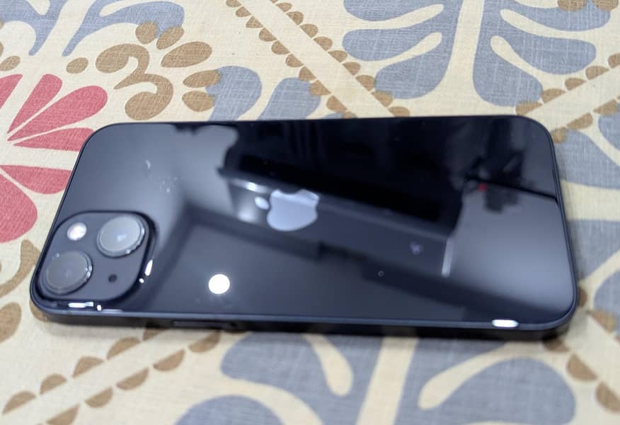 Apple iPhone 13 2
