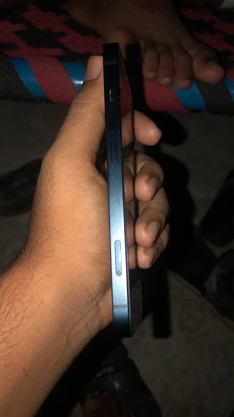 Apple iPhone 13 1